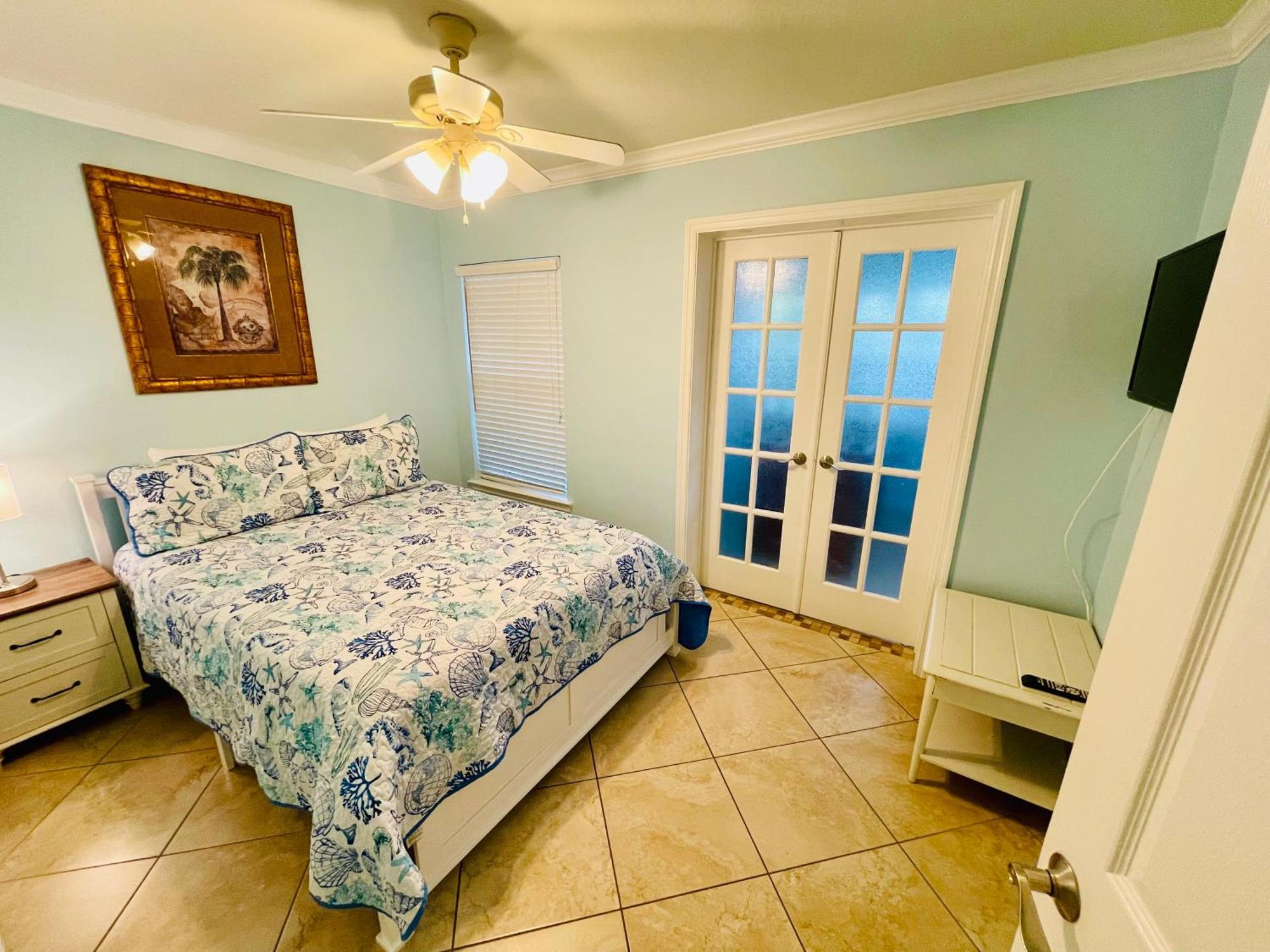 Gulf Coast Gem Private Condo - 2Bed, 1Bath, Sleeps 6, Across The Street From Beach & Gulf, Game Room, Pool Clearwater Beach Bagian luar foto