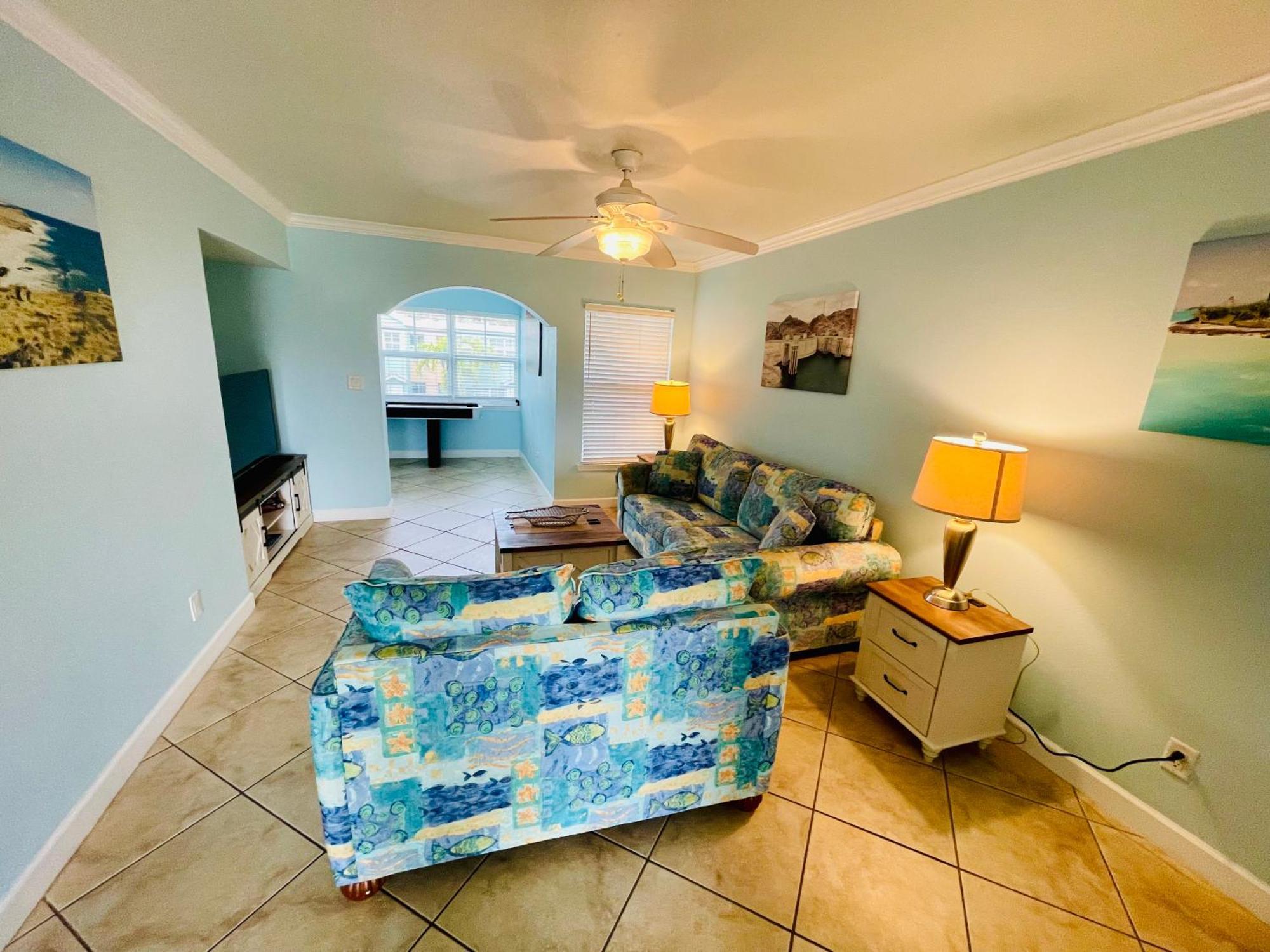 Gulf Coast Gem Private Condo - 2Bed, 1Bath, Sleeps 6, Across The Street From Beach & Gulf, Game Room, Pool Clearwater Beach Bagian luar foto